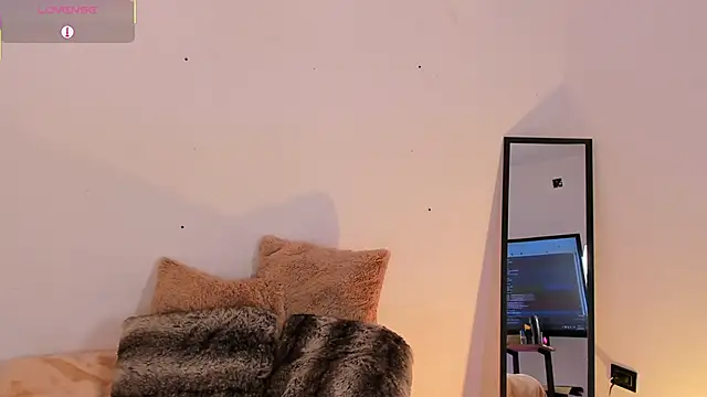 Dulcey  online show from September 21, 2025, 10:50 am