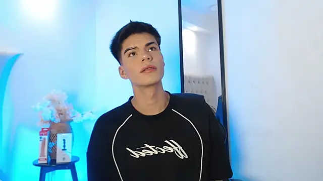 Dulcey  online show from September 29, 2025, 4:39 am