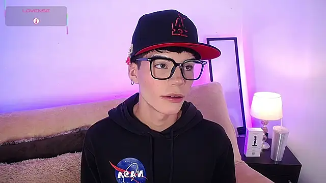 Dulcey  online show from January 7, 2026, 4:26 am