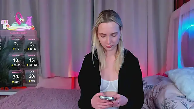 EllaBloom online show from February 25, 2026, 2:48 pm