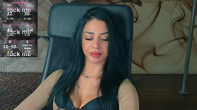 NaomiScarlet online show from November 18, 2025, 10:41 am