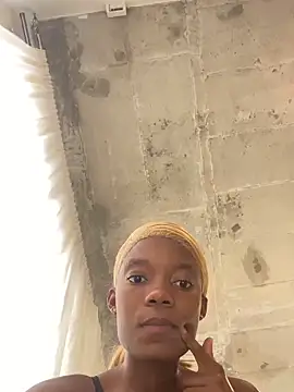 prettydollyy online show from March 21, 2026, 9:47 am