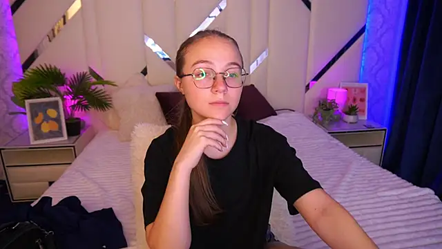 ArrinaWairr online show from September 12, 2025, 7:30 am