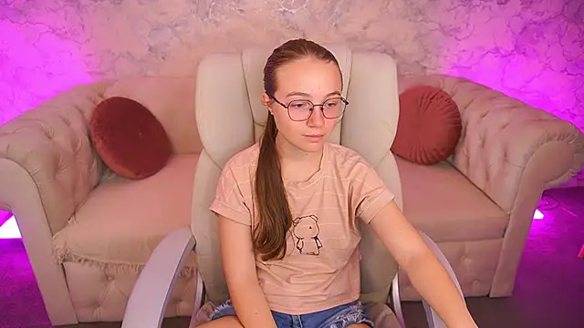 ArrinaWairr online show from September 24, 2025, 7:12 am