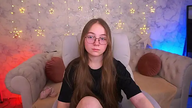 ArrinaWairr online show from February 4, 2026, 9:04 am