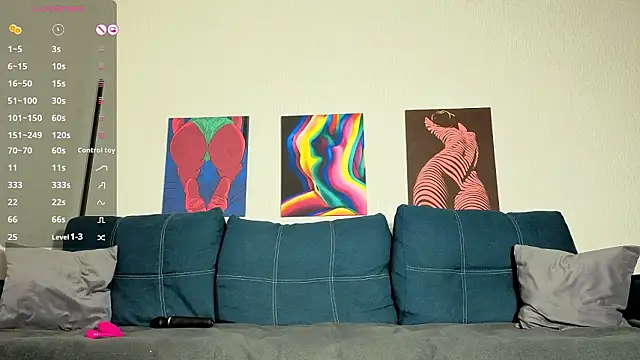 TrixiBell online show from February 5, 2026, 5:34 am