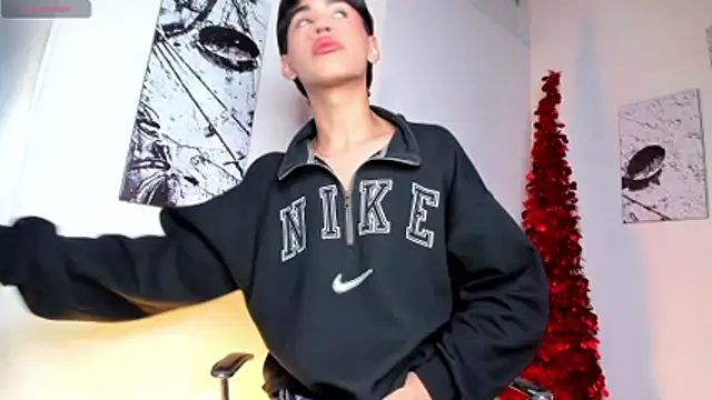 Jim twink online show from December 17, 2025, 7:42 pm