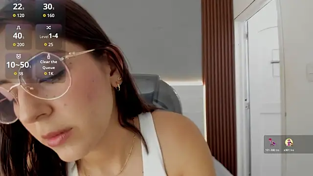 Snapshot of Emmy_Meadows chatting on October 22, 2025, 7:13 pm Emmy Meadows online show from October 22, 2025, 7:13 pm