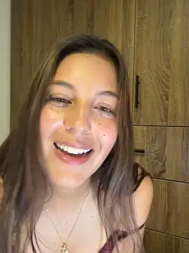 Snapshot of Emmy_Meadows chatting on May 16, 2026, 12:18 am Emmy Meadows online show from May 16, 2026, 12:18 am