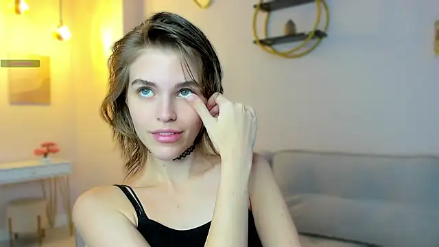 EleneButton online show from September 9, 2025, 1:38 am