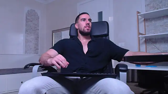 IvanHydee online show from September 21, 2025, 4:47 am