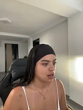 JuanitaMore01 online show from April 2, 2026, 10:07 pm