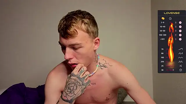 callmealexthx online show from September 21, 2025, 7:26 pm