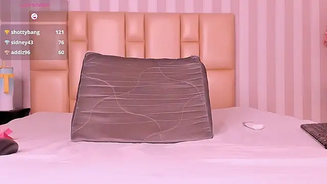 DarkHoneyy online show from December 13, 2025, 7:53 pm