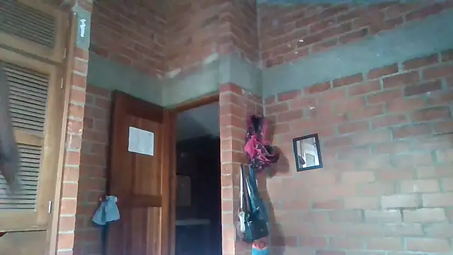 DarkHoneyy online show from January 11, 2026, 1:16 pm