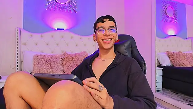 Aiden Royce online show from September 22, 2025, 5:20 am