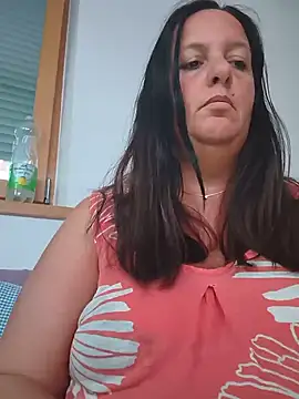 Snapshot of LaReginaNera chatting on June 3, 2026, 6:57 pm LaReginaNera online show from June 3, 2026, 6:57 pm