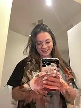 liloush   online show from April 18, 2026, 9:15 pm