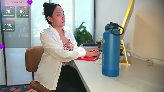 yuzhara online show from September 23, 2025, 3:26 pm