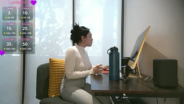 yuzhara online show from December 19, 2025, 5:09 pm