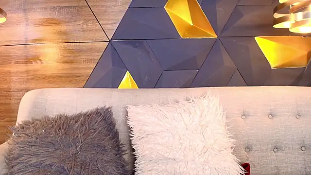 ly lulu online show from April 22, 2026, 11:12 am