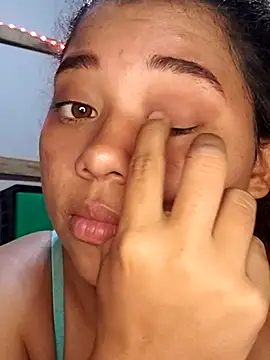 Violethroos online show from April 20, 2026, 4:04 am