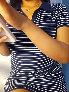 Snapshot of Miss_Pompitas23 chatting on July 8, 2026, 10:25 pm Miss Pompitas23 online show from July 8, 2026, 10:25 pm