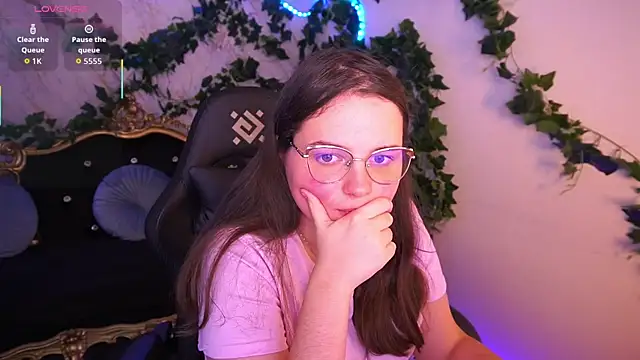 SophieDreamss online show from November 14, 2025, 2:38 pm