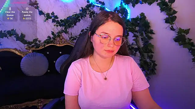 SophieDreamss online show from November 15, 2025, 3:08 pm