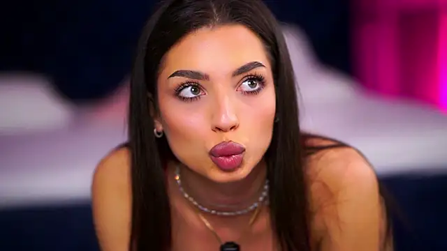 LalaRoze online show from January 16, 2026, 8:02 pm