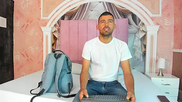 magnus serket online show from January 7, 2026, 11:45 am