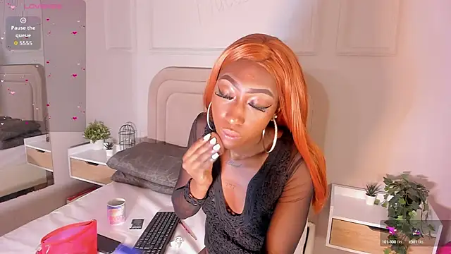 Anamonrroe online show from September 18, 2025, 1:57 pm