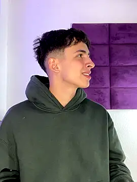 AdrianRinaldi online show from September 14, 2025, 8:30 pm