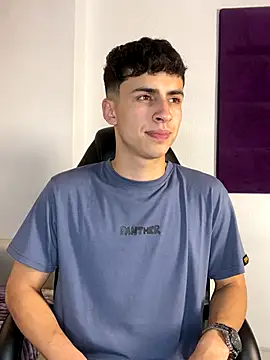 AdrianRinaldi online show from October 12, 2025, 8:24 am