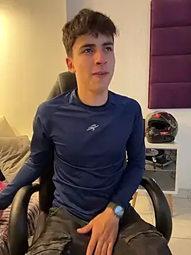 AdrianRinaldi online show from November 19, 2025, 7:58 pm