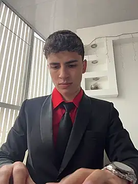 AdrianRinaldi online show from February 3, 2026, 8:03 pm