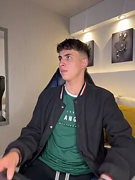 AdrianRinaldi online show from April 14, 2026, 8:04 pm