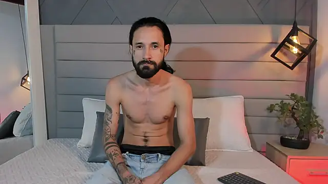 Hisoka 011 online show from September 18, 2025, 8:11 pm