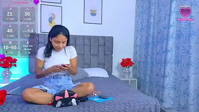 Snapshot of Soffia_Konig_ chatting on July 17, 2026, 12:23 pm Soffia Konig online show from July 17, 2026, 12:23 pm