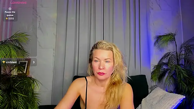 Julia Giulia online show from March 27, 2026, 8:20 am