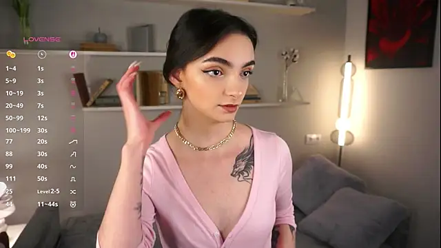 Snapshot of Morena_Dolce chatting on October 1, 2025, 4:29 am Morena Dolce online show from October 1, 2025, 4:29 am