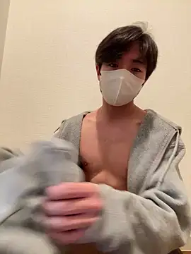 Yuma0718 online show from April 25, 2026, 8:28 am