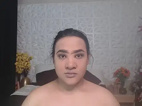 Hotcum ella online show from December 16, 2025, 11:54 pm