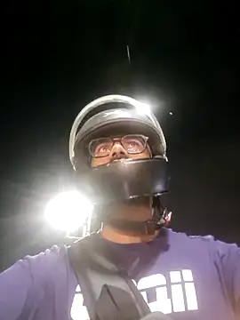 Snapshot of YoursThickDick chatting on October 1, 2025, 4:24 pm YoursThickDick online show from October 1, 2025, 4:24 pm