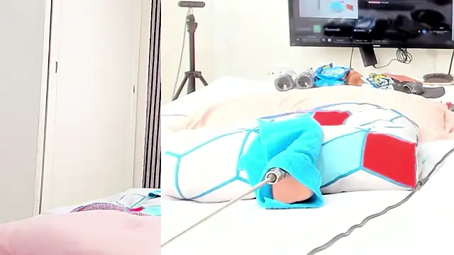 Alani Queen online show from October 19, 2025, 8:09 pm