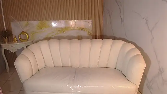 ambar fox s online show from September 17, 2025, 8:49 am