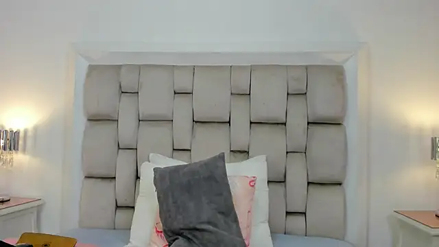 frehia dimou online show from April 5, 2026, 11:40 am