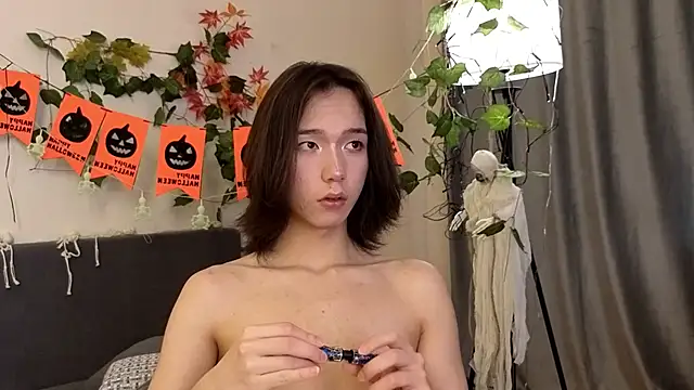 okerriella online show from November 3, 2025, 2:13 am