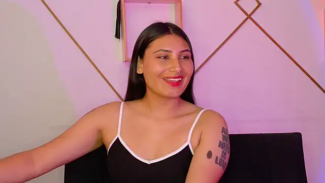 Snapshot of Linda_andrew chatting on December 4, 2025, 5:10 pm Linda andrew online show from December 4, 2025, 5:10 pm