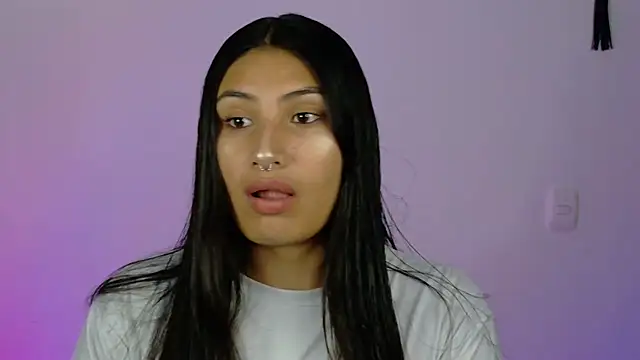 Snapshot of Linda_andrew chatting on February 27, 2026, 4:40 pm Linda andrew online show from February 27, 2026, 4:40 pm